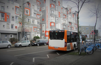 Gute Nachrichten für Partygänger - Der neue Nachtbus in Mannheim bringt Nachtschwärmer sicher nach Hause 
